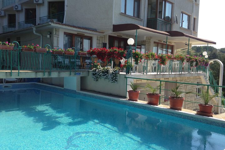 Pool Hotel