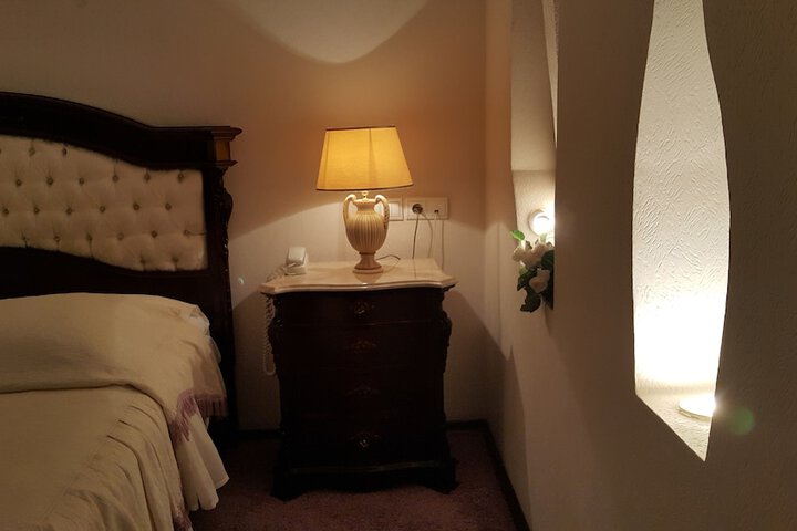 Room 24 of 107