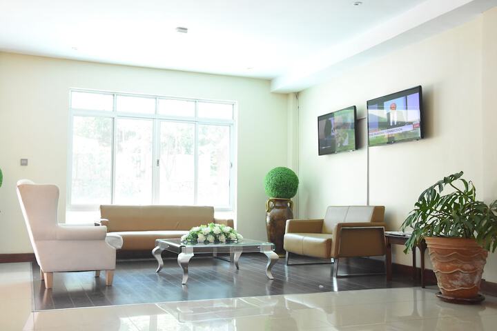 Entrance & Lobby