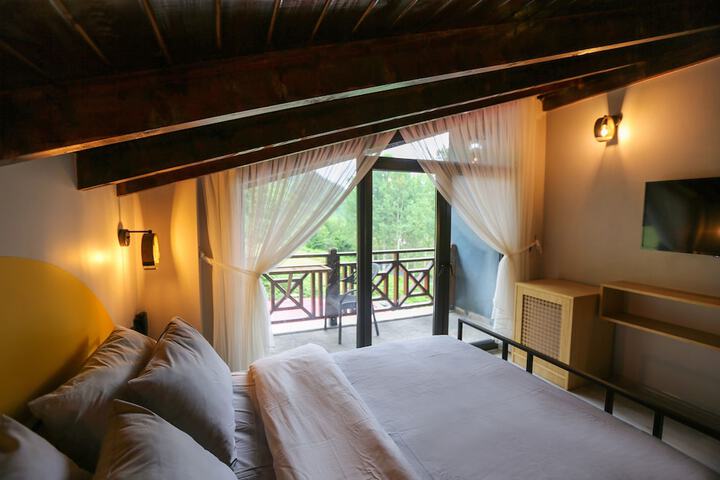 Room 8 of 23
