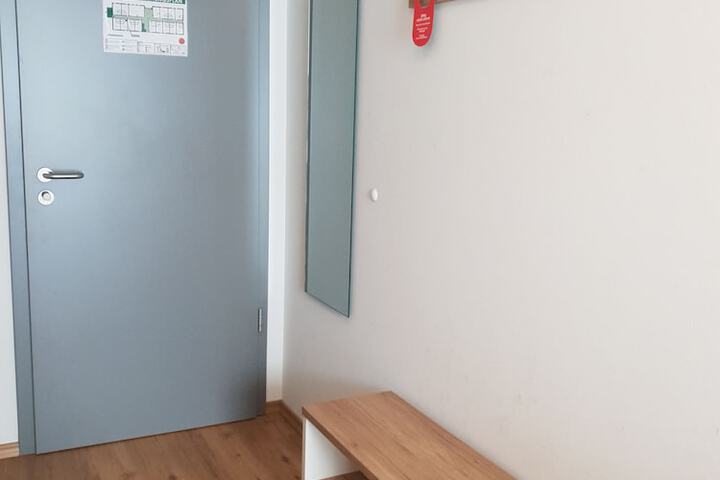 Room 8 of 18