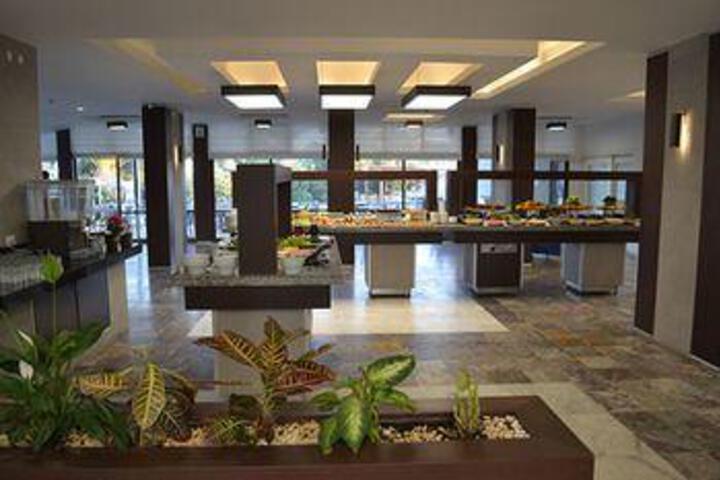 Entrance & Lobby