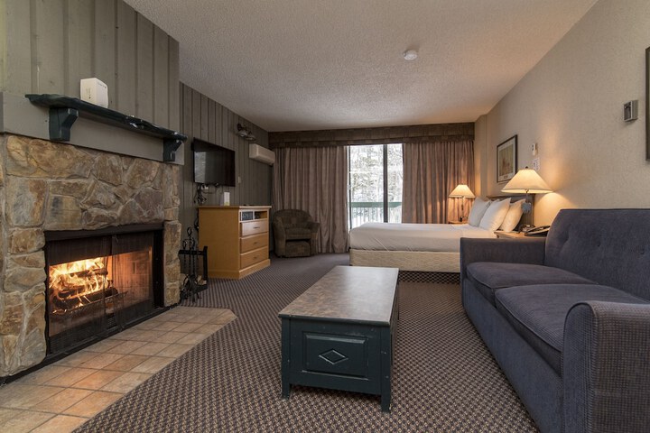 Room 2 of 36