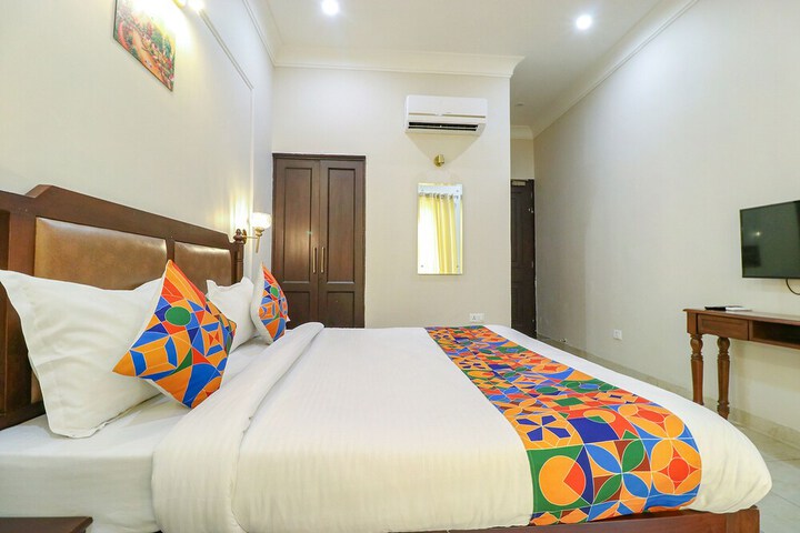 Room 25 of 42