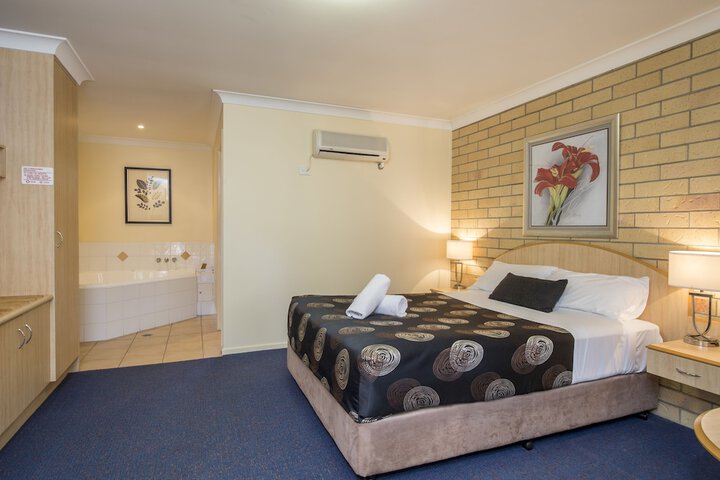 Room 4 of 43