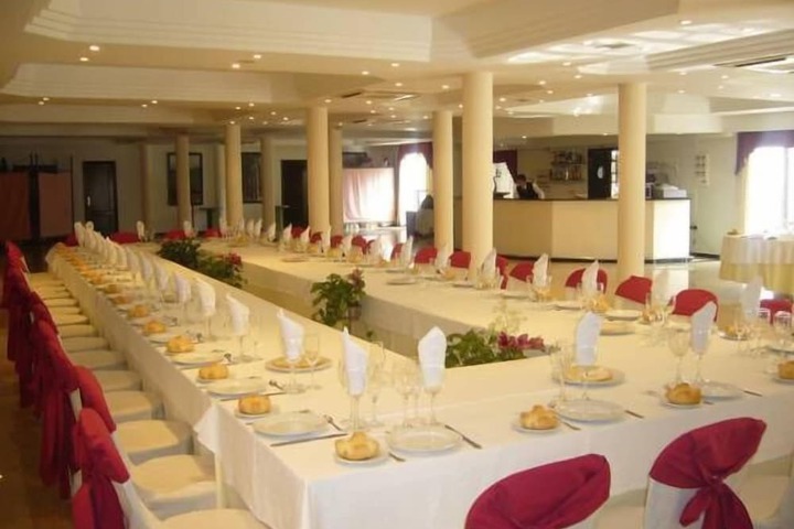 Ballroom/Hall 24 of 34