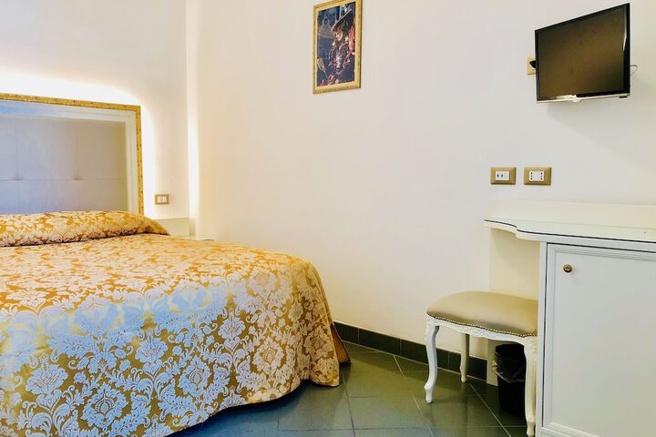 Room 4 of 45