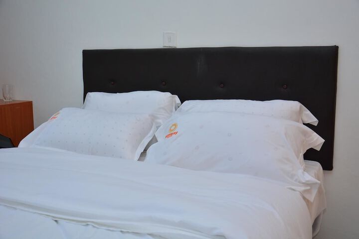 Room 9 of 17