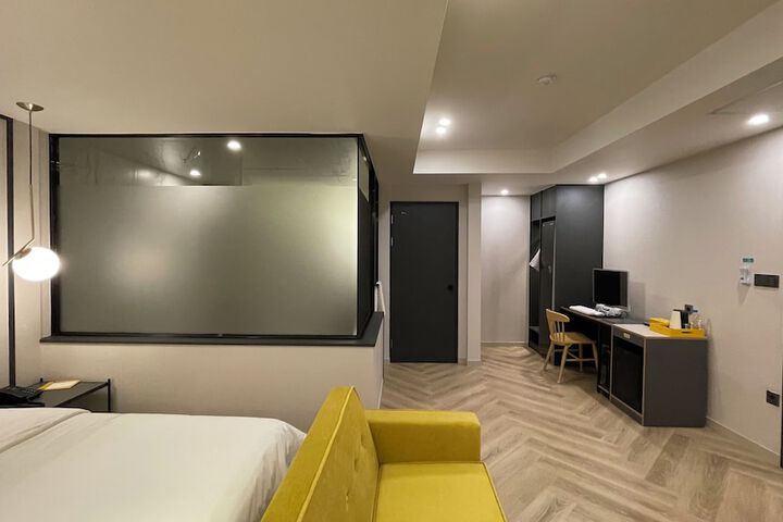 Room 20 of 60