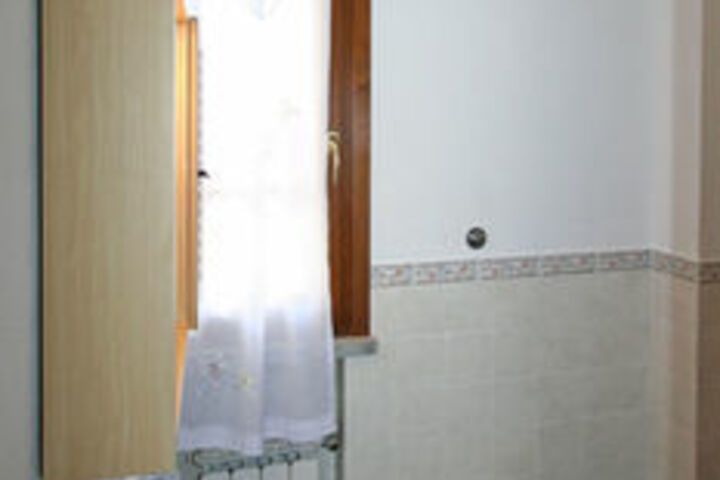 Room 7 of 68