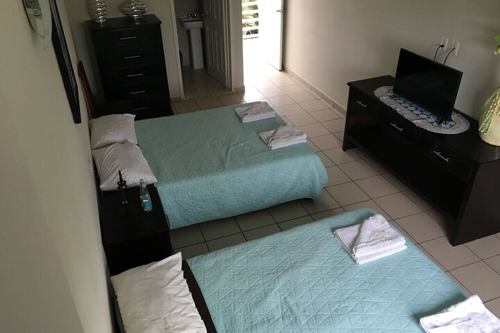 Room 28 of 104