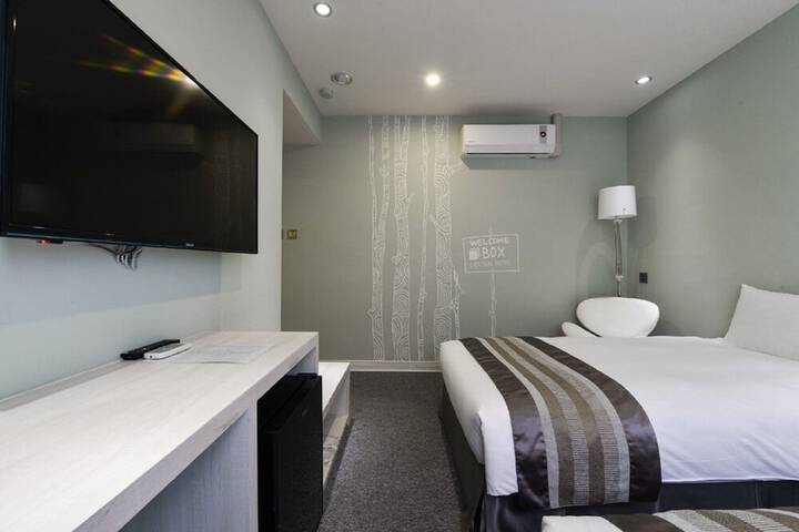 Room 21 of 44
