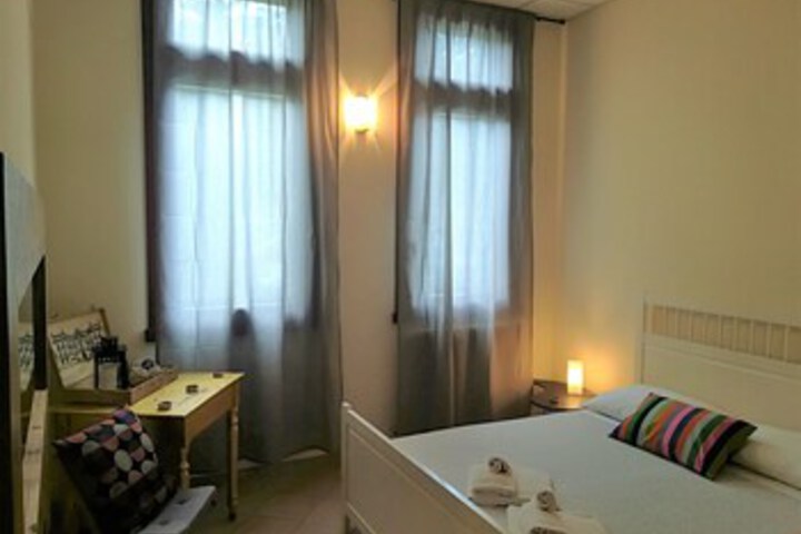 Room 6 of 18
