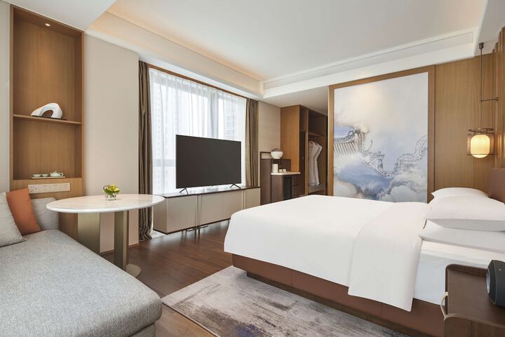 Room 15 of 68