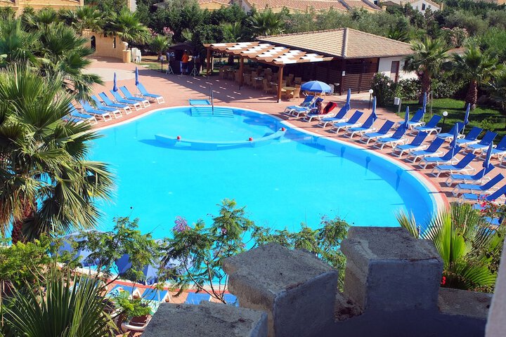 Pool 15 of 45