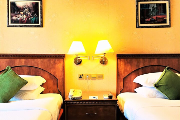 Room 13 of 74