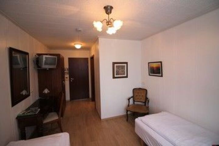 Room 71 of 88