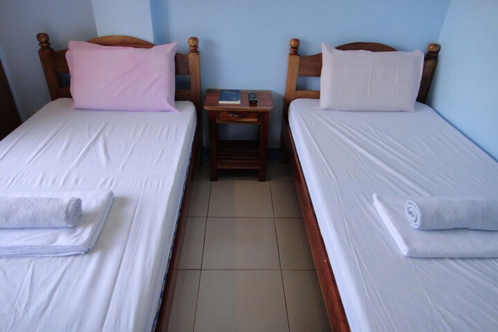 Room 5 of 40