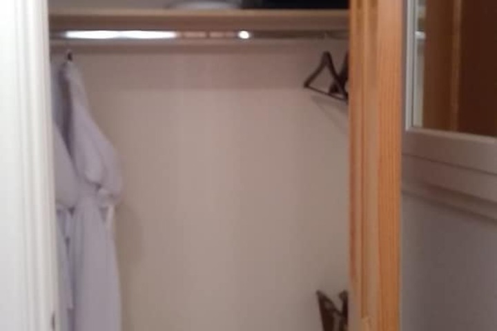 Room 43 of 147