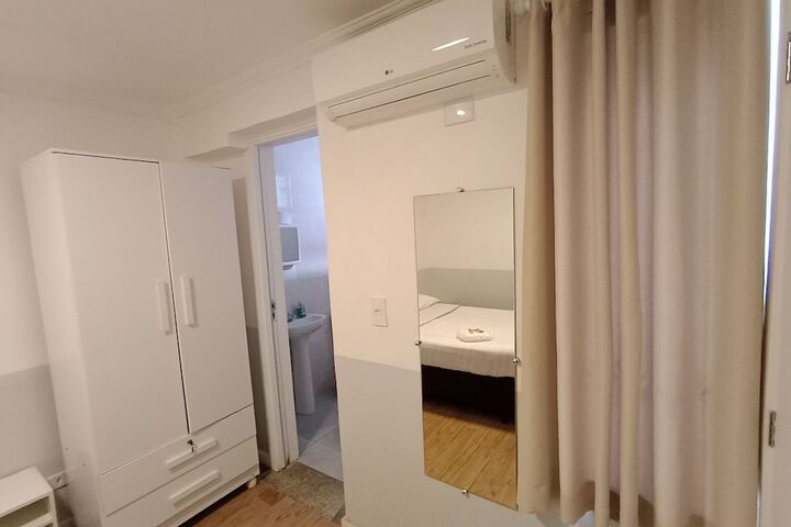 Room 19 of 118