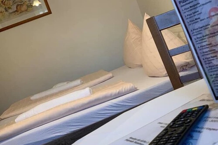 Room 15 of 29