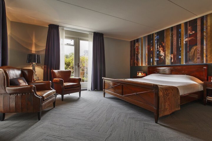 Room 4 of 37