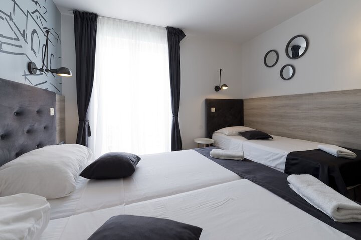 Room 5 of 52