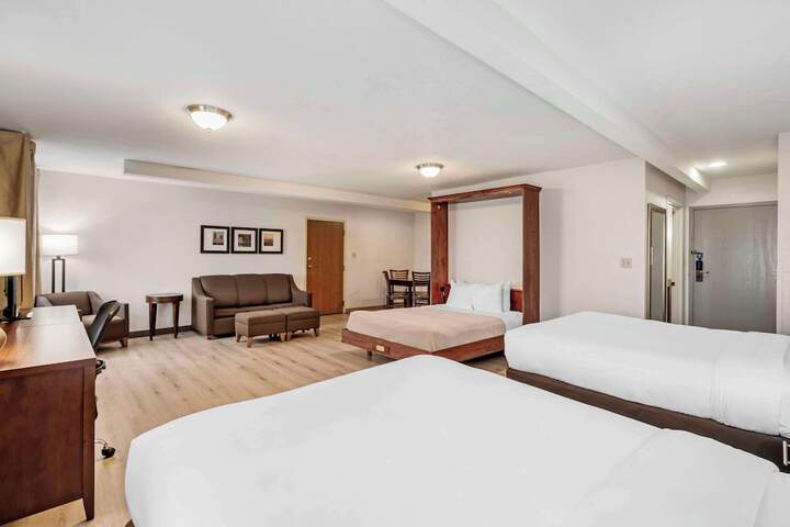 Room 15 of 36
