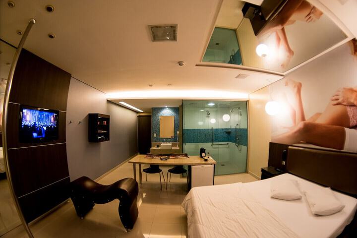 Room 19 of 42