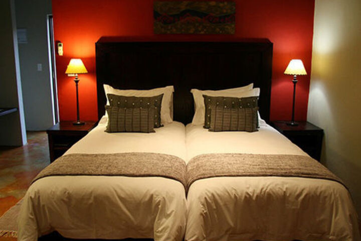 Room 13 of 37
