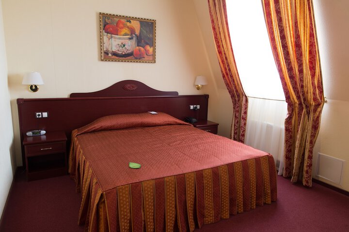 Room 13 of 48
