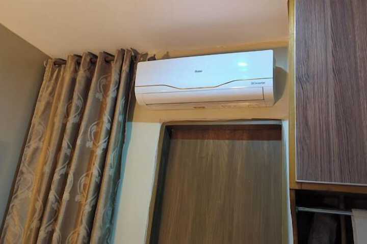 Room 5 of 11