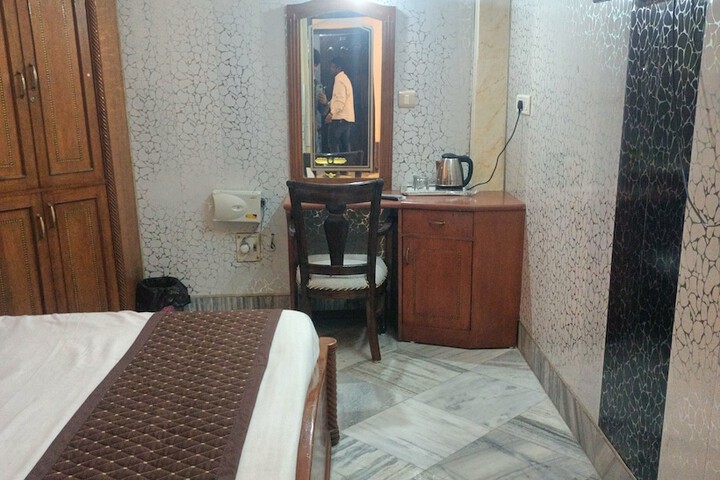 Room 19 of 37
