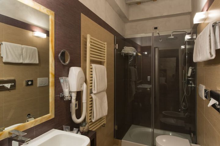 Room 83 of 123