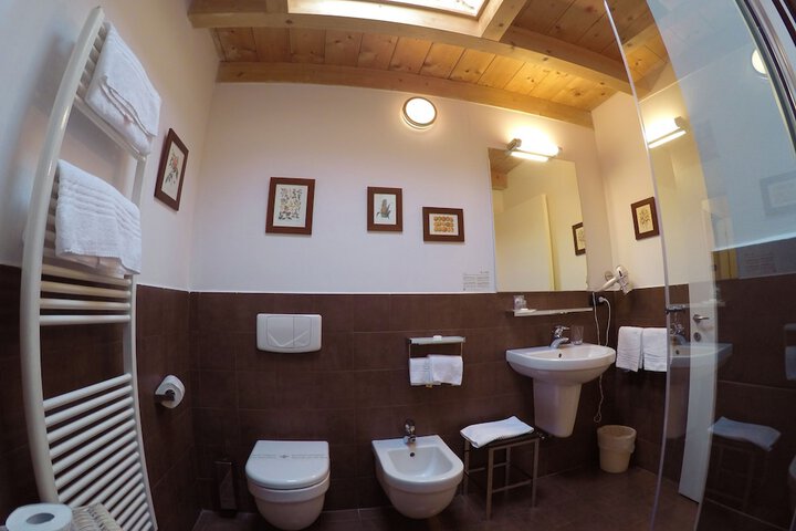 Room 19 of 35
