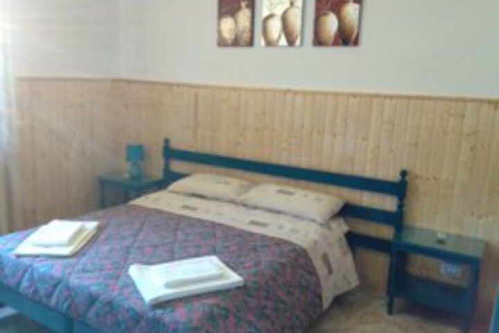 Room 17 of 48
