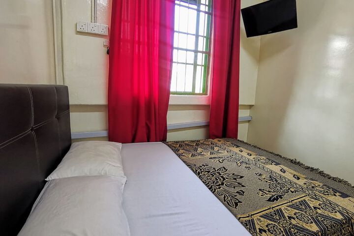 Room 17 of 96