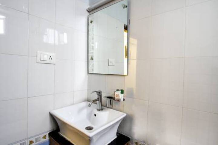 OYO 7552 Hotel Sky Grand