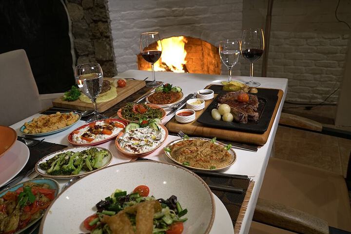 Dining 53 of 86