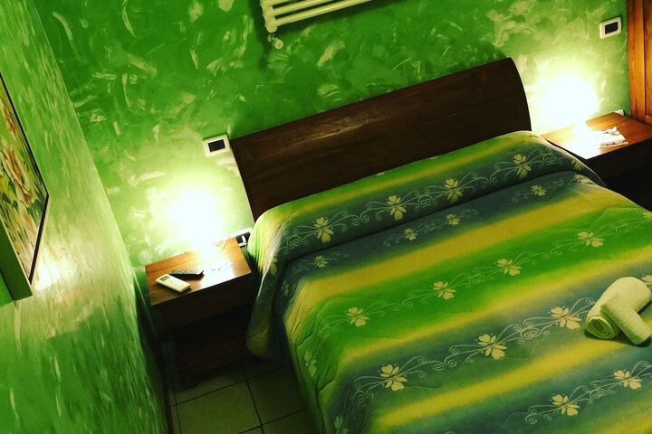 Room 8 of 10