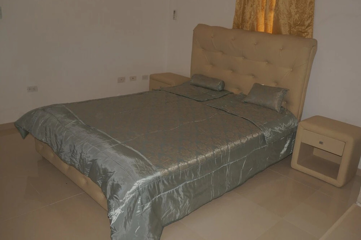 Room 2 of 11