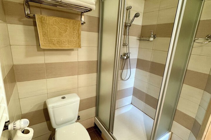 Room 40 of 65