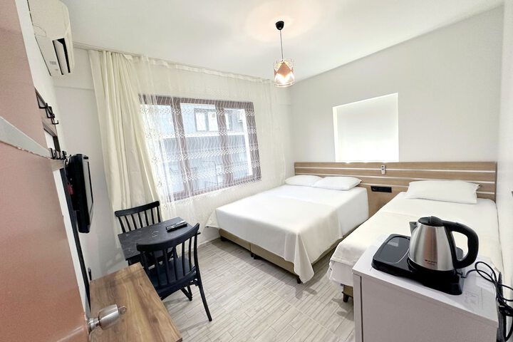 Room 5 of 43