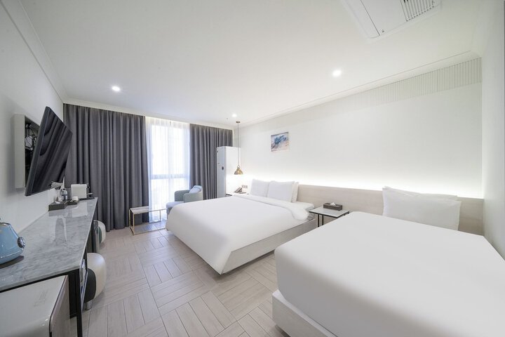 Room 26 of 83