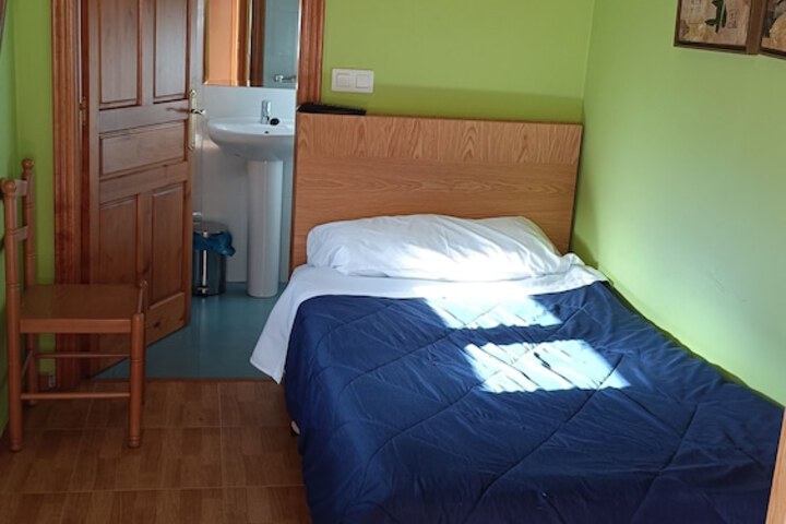 Room 7 of 38