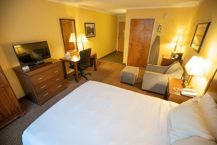 1 King Bed (30 of 30)