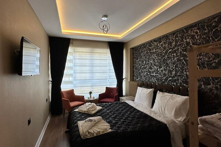 Room 33 of 59