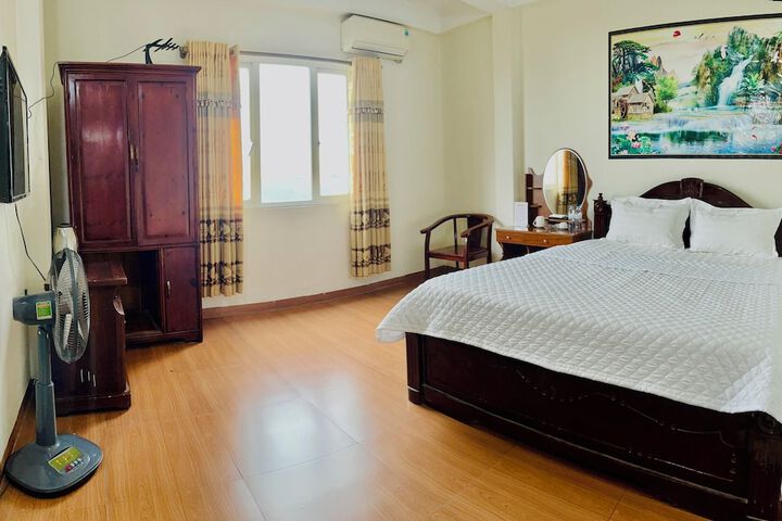 Room 7 of 42
