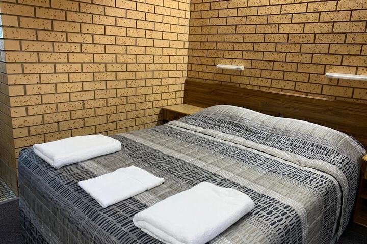 Room 3 of 61
