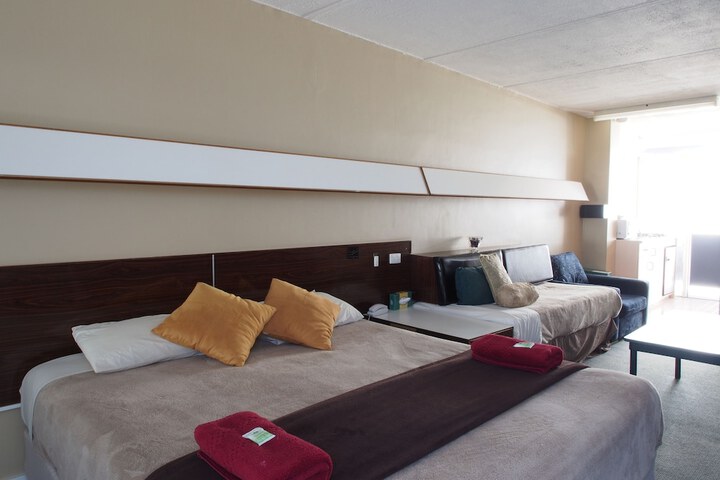 Room 11 of 30